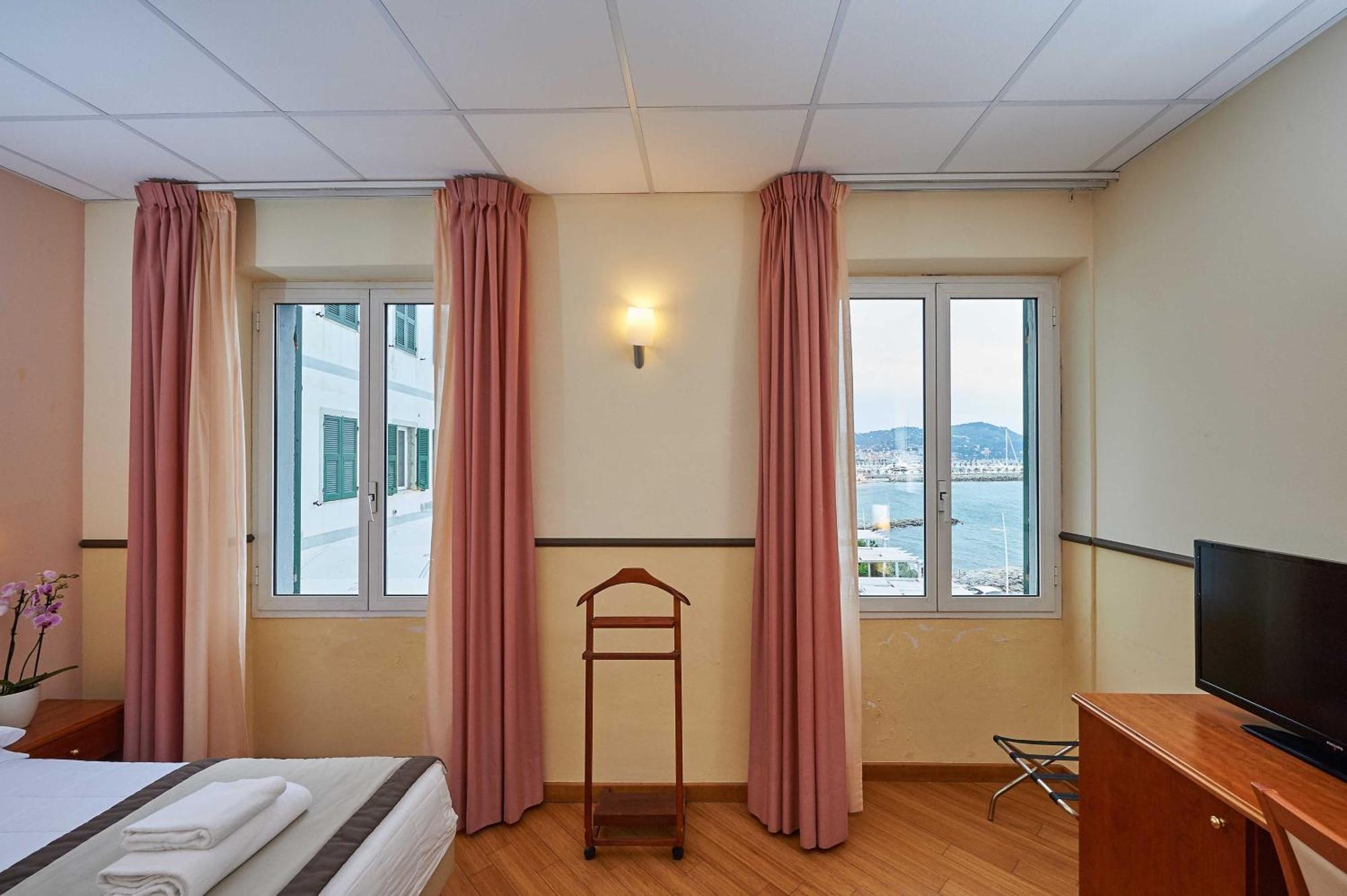 Hotel Corallo Imperia Pokoj fotografie