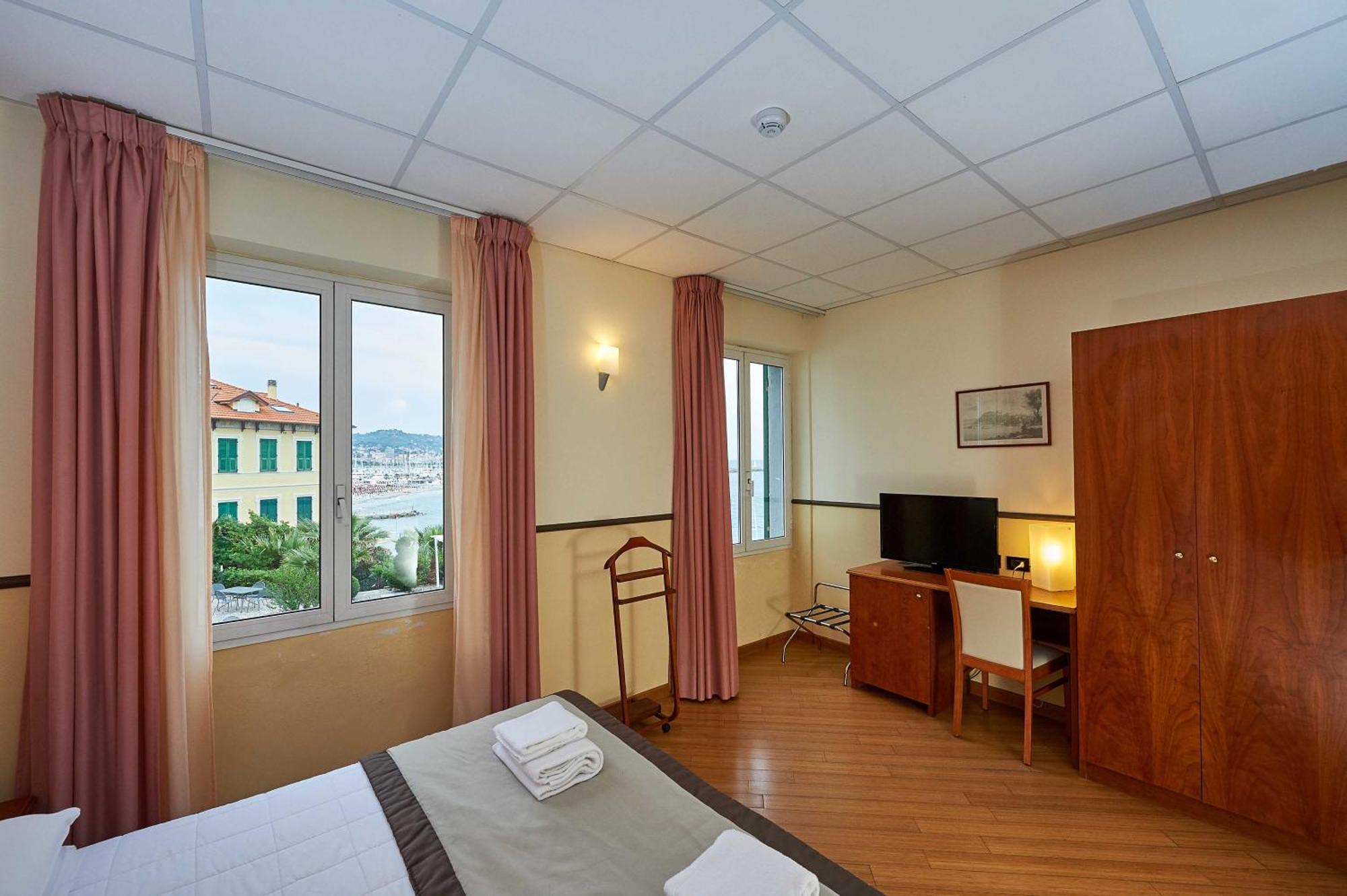 Hotel Corallo Imperia Pokoj fotografie